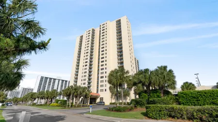 Incredible Ocean Views and Private Balcony - Elegant Romantic Retreat