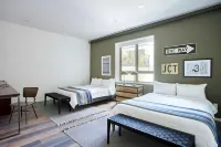 더 퀸 호텔 퀸 빌리지, 손더 바이 메리어트 본보이 어드밴츄어 수족관 주변 호텔