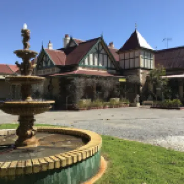 洛奇內陸汽車旅館