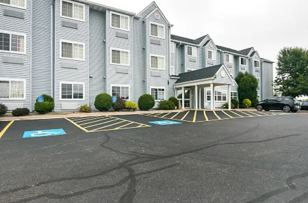 Motel 6 Sycamore, IL Отели в г. Де-Калб