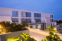 Accra Luxury Apartments @ the Lennox Hotels in Labone