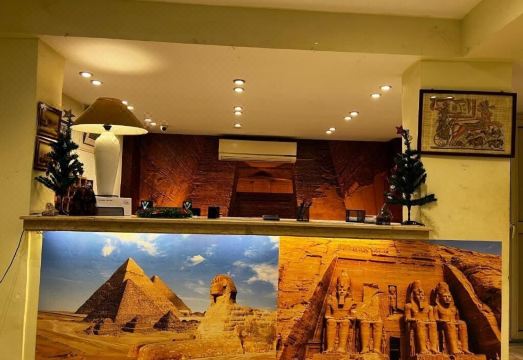 기자 피라미드 인에서 제공하는 푸짐한 아침 식사