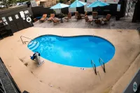 The Sage Hotel - Pools