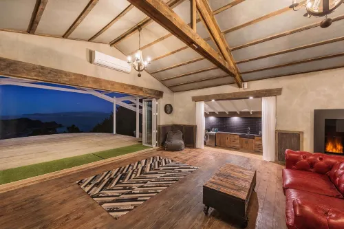 Woodside Bay Chalets - Balcony
