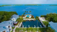 Islander Bayside Villas & Boatslips Hôtels à proximité de : Hurricane Monument