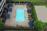 Historic Whispering Woods Hotel & Conference Center - Rooftop Pools