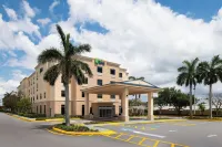 Holiday Inn Express & Suites BOYNTON BEACH WEST by IHG - parking