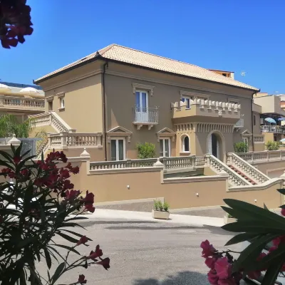 Sui Generis Hotels near Tropea Beach