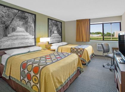 Super 8 by Wyndham Windsor/Madison North