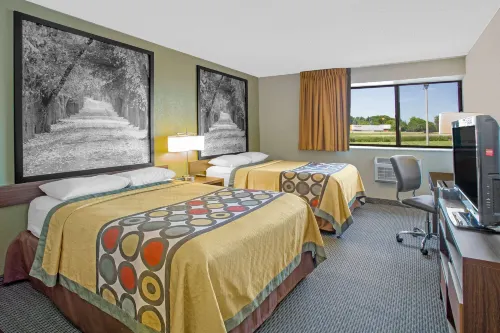 Super 8 by Wyndham Windsor/Madison North Hotels in Waunakee