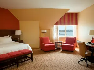Halifax Marriott Harbourfront Hotel