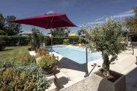 Merveilleuses Chambres d'hôtes à Panazol - Swimmingpools