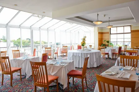 The Riviera Hotel & Apartments - Alum Chine