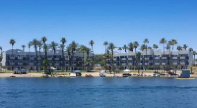 The Nautical Beachfront Resort Hoteles en 