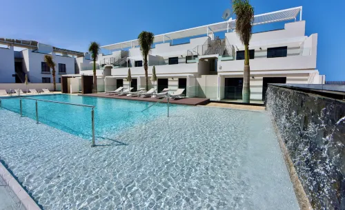 Esmeralda Cotillo Homes by Livvo - Pet friendly