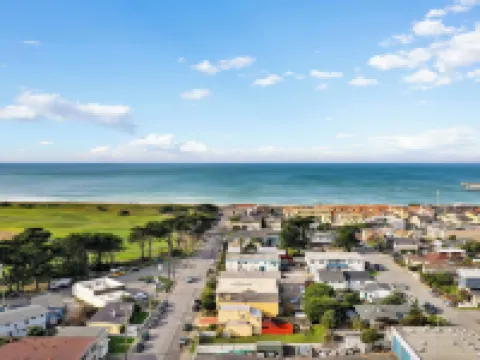 Beachy 1BR Escape with Sofa Bed - Golf & Beach Nearby Hotels in Pacifica