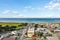 Beachy 1BR Escape with Sofa Bed - Golf & Beach Nearby Hotels in Pacifica
