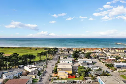 Beachy 1BR Escape with Sofa Bed - Golf & Beach Nearby