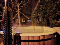 Atelier House with Hot Tub Hotels in Sleen