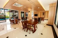 Siri Hotel Lumphun - breakfast