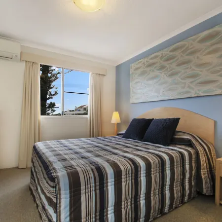 Beachcomber on the Spit Отели рядом с достопримечательностью «Аквариум СИ ЛАЙФ Саншайн-Кост»