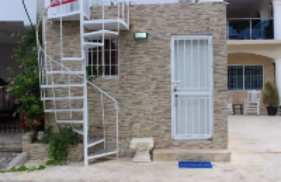 2 Guests 1Bed Studio 3Min to Beach and Main Street Hotels in 