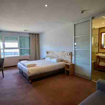 Kyriad Limoges Centre - Gare - Atrium Rooms