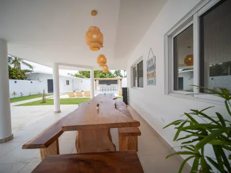 Green Palace - 7Br Luxury Villa in Sosua 3Mins from Strip Plus 24hr Security