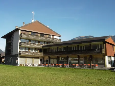 Hostel Vista Zweisimmen Отели рядом с достопримечательностью «Alp Rinderberg»
