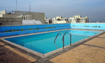 Suites de Marina Manila with Netflix