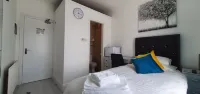 霍利小屋旅館