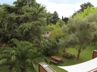 Résidence les Caraibes Hotels in Sérignan