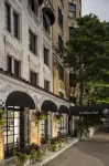 The Willows Hotel Hôtels à proximité de : Northeastern Illinois University