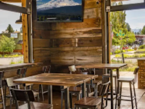 Ski Inn Taphouse Hotel Hotels in Sisters