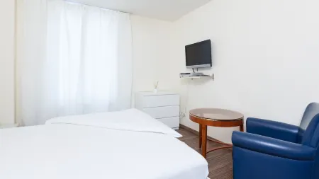 Apartments Swiss Star Marc Aurel Отели рядом с достопримечательностью «Kirche Enge»