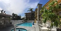 Days Inn by Wyndham Buena Park Anaheim - Pools