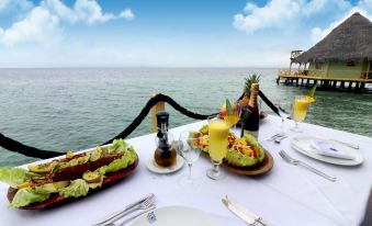 Punta Caracol Acqua Lodge