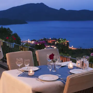 Swan Lake Hotel - Adult Only