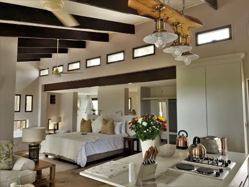 IKhaya LamaDube Game Lodge - Lãng mạn