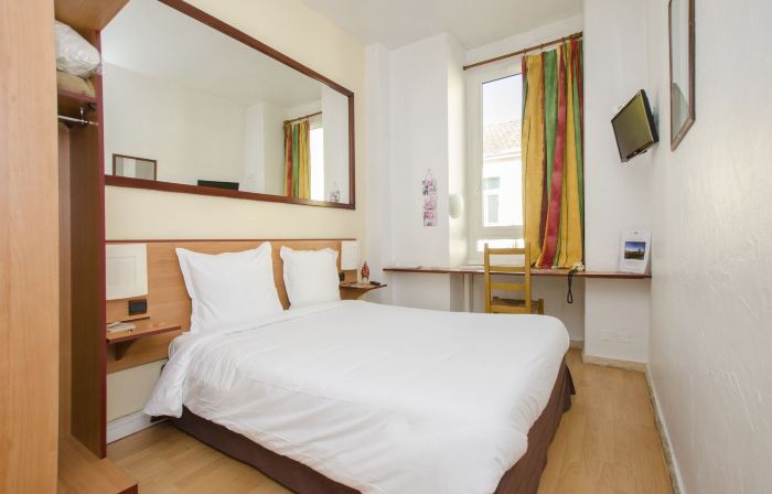 Hôtel Bosquet Pau Centre - Self Check in Budget Hotel
