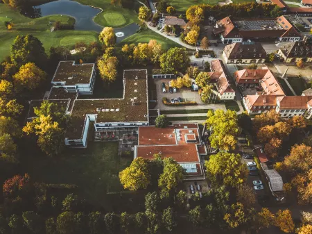 Schlosshotel Monrepos Отели в г. Людвигсбург