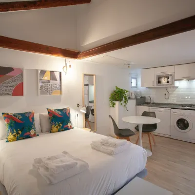 Gran Central Suites Hotels near Noviciado Metro Station