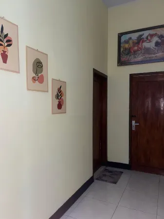 Mas Dylan Homestay Отели в г. Sukapura