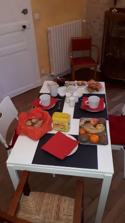 Villa du Cerf Thibault Отели в г. Шитре