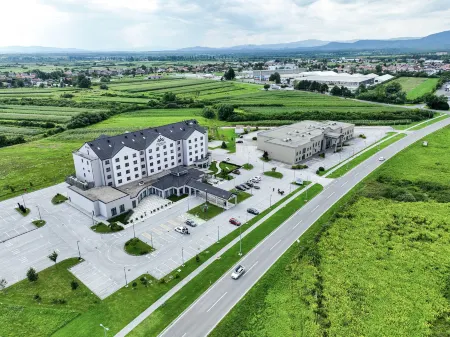 Hotel Princess Отели в г. Карловац