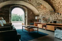 Arcs de Monells - Adults Only