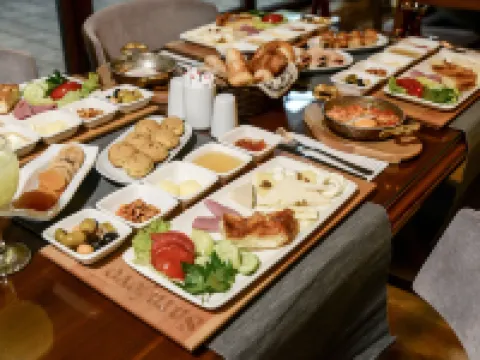 Sarajevo Suit Hotel โรงแรมในเกบซี