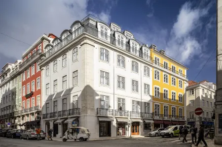 Lisbon Serviced Apartments - Madalena Отели рядом с достопримечательностью «Триумфальная Арка на руа Аугушта»