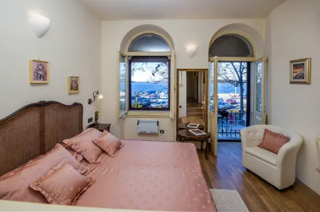 Sea View Antica Porta Sul Mar Отели в г. Врсар