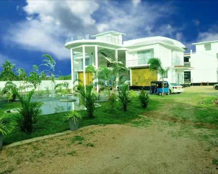 Sunstar Nilaveli Hotels in Nilaveli